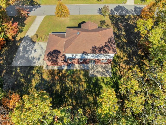 59 Mastro Road, Calverton, NY 11933