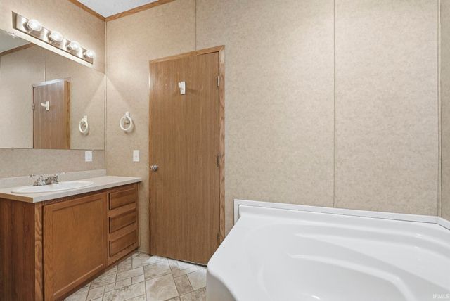 619 E 6th Street, Warren, IN 46792