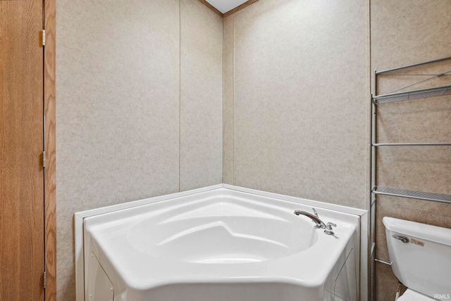 619 E 6th Street, Warren, IN 46792