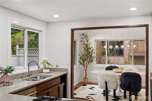21633 NE 29th St, Sammamish, WA 98074