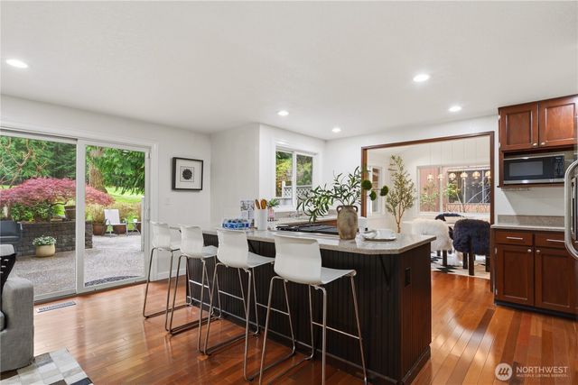 21633 NE 29th St, Sammamish, WA 98074