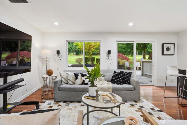 21633 NE 29th St, Sammamish, WA 98074