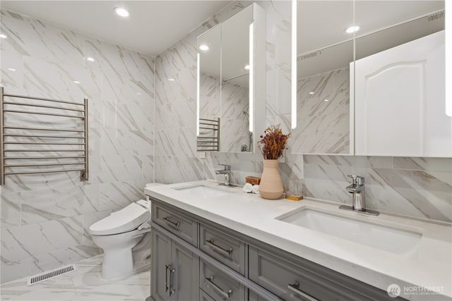21633 NE 29th St, Sammamish, WA 98074