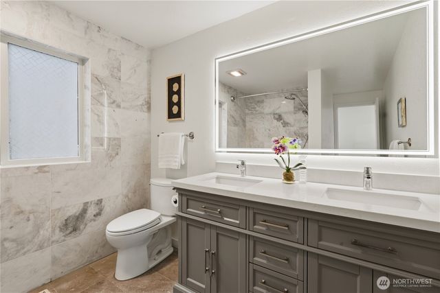 21633 NE 29th St, Sammamish, WA 98074
