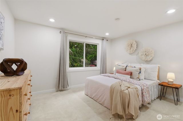 21633 NE 29th St, Sammamish, WA 98074