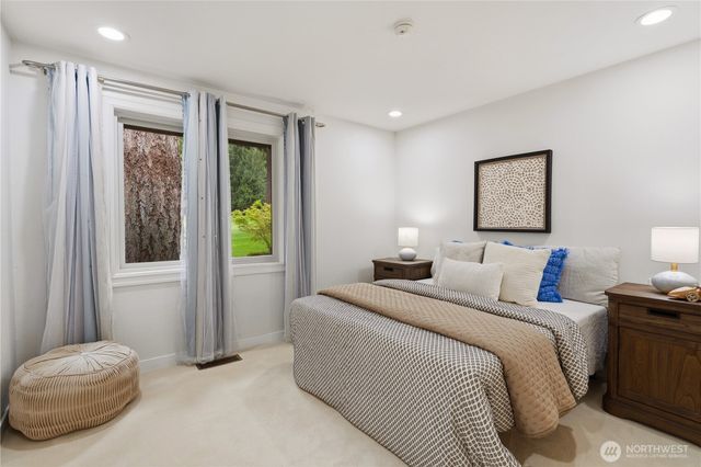 21633 NE 29th St, Sammamish, WA 98074