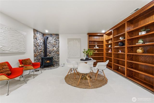 21633 NE 29th St, Sammamish, WA 98074