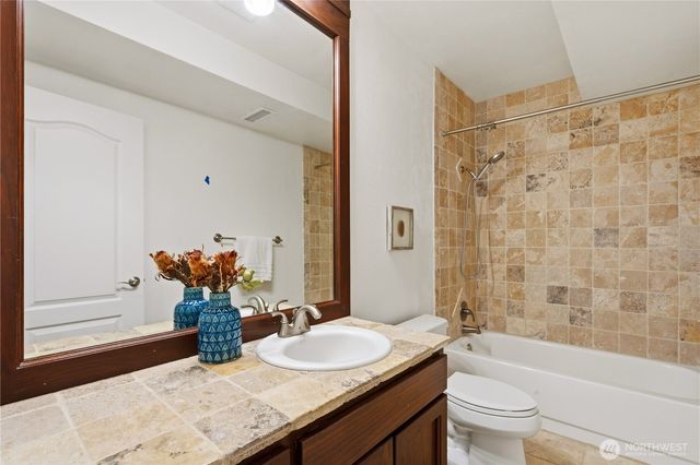 21633 NE 29th St, Sammamish, WA 98074