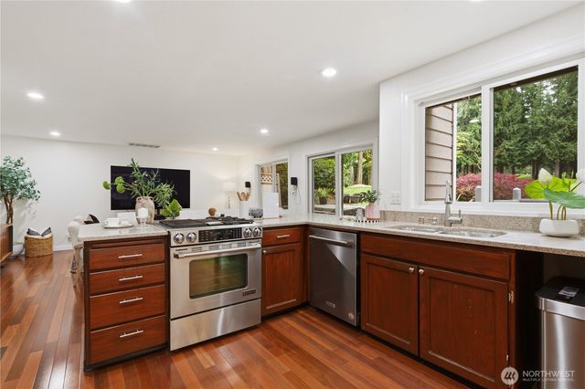 21633 NE 29th St, Sammamish, WA 98074