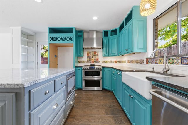 2201 Mistletoe Boulevard, Fort Worth, TX 76110