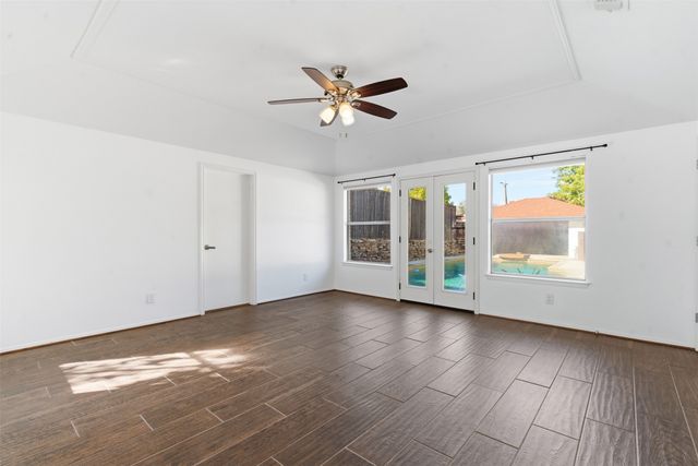 2201 Mistletoe Boulevard, Fort Worth, TX 76110