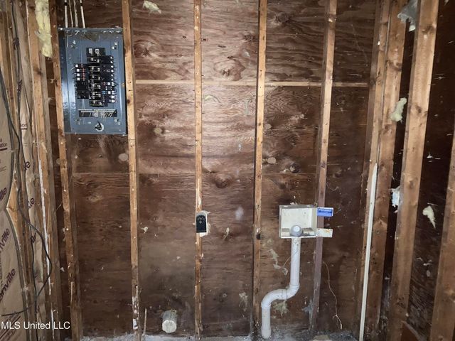 950 Woodville Drive, Jackson, MS 39212