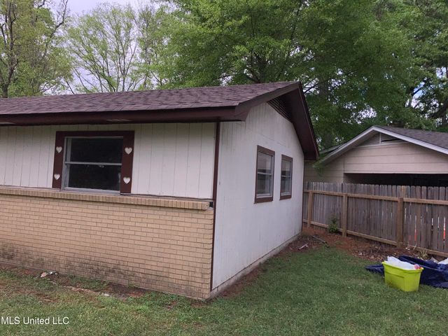 950 Woodville Drive, Jackson, MS 39212