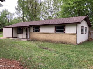 950 Woodville Drive, Jackson, MS 39212
