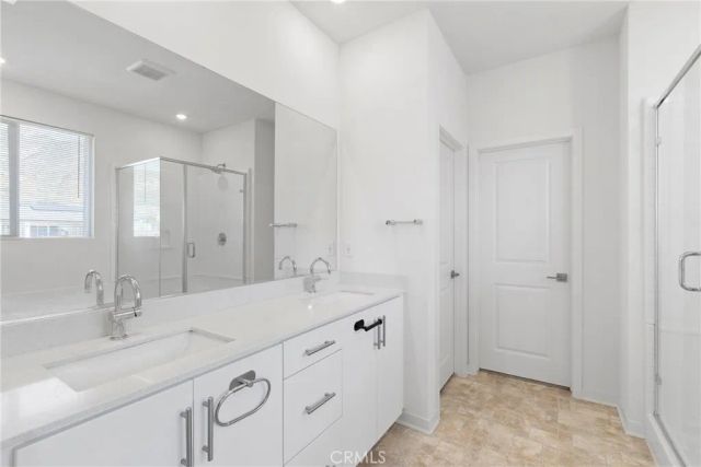 15946 Caterpillar, Fontana, CA 92336