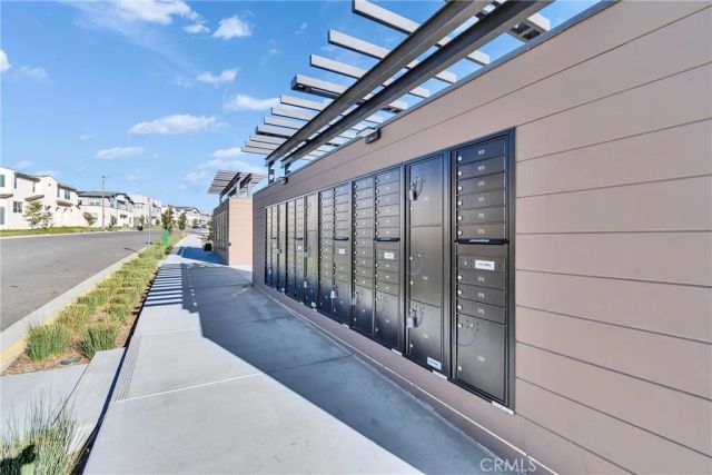 15946 Caterpillar, Fontana, CA 92336