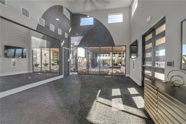 15946 Caterpillar, Fontana, CA 92336