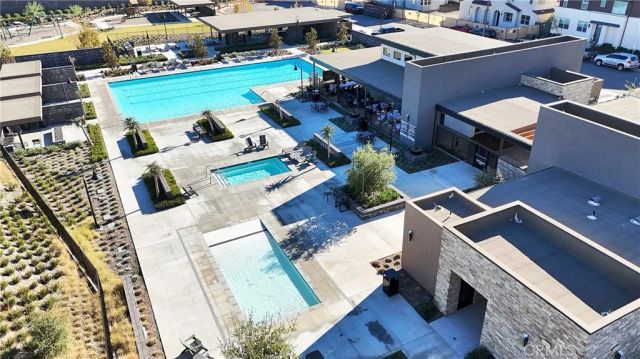 15946 Caterpillar, Fontana, CA 92336