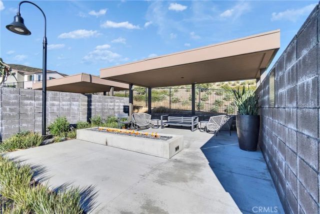 15946 Caterpillar, Fontana, CA 92336