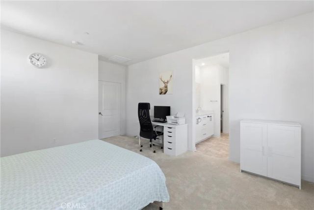 15946 Caterpillar, Fontana, CA 92336