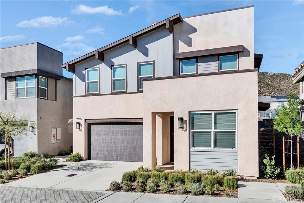 15946 Caterpillar, Fontana, CA 92336