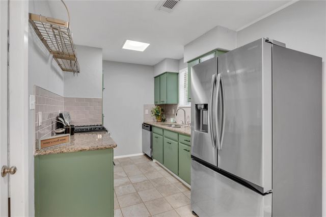 501 Bellmar Lane, Friendswood, TX 77546