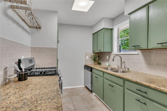 501 Bellmar Lane, Friendswood, TX 77546