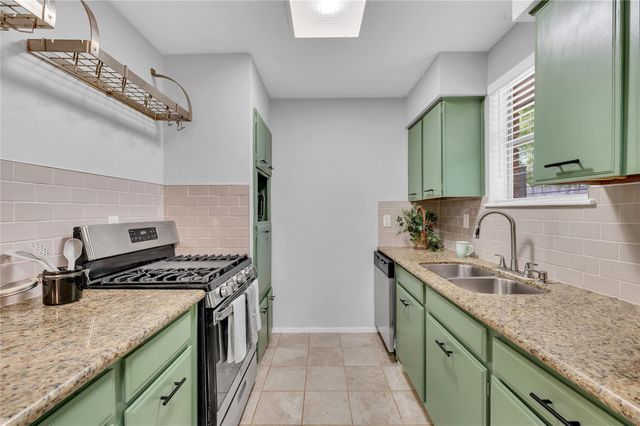 501 Bellmar Lane, Friendswood, TX 77546