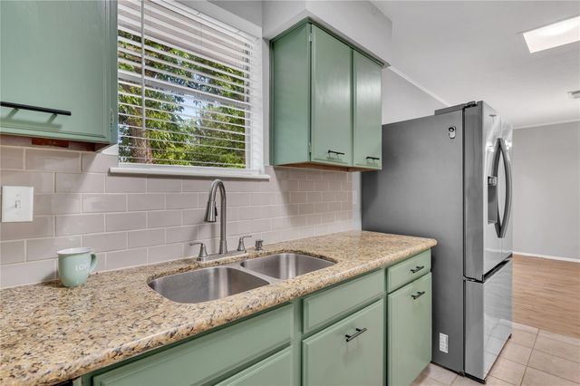 501 Bellmar Lane, Friendswood, TX 77546