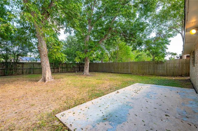 501 Bellmar Lane, Friendswood, TX 77546