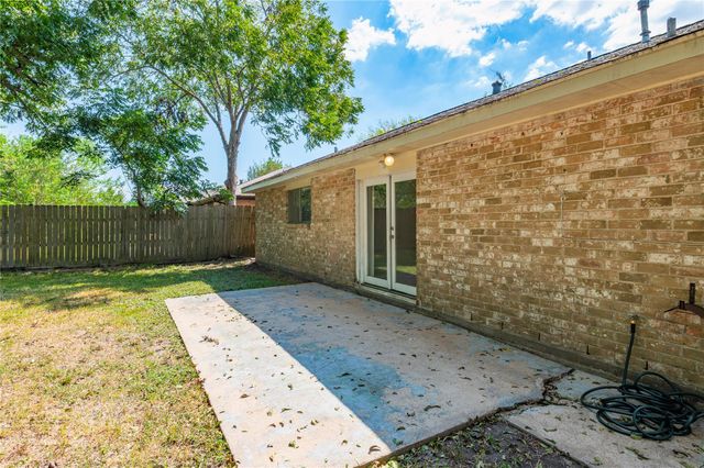 501 Bellmar Lane, Friendswood, TX 77546