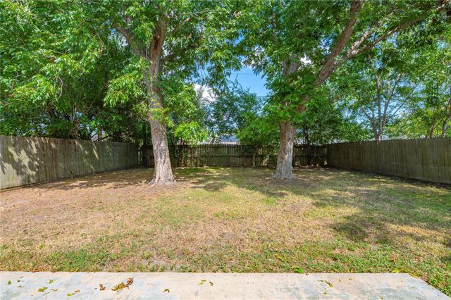 501 Bellmar Lane, Friendswood, TX 77546
