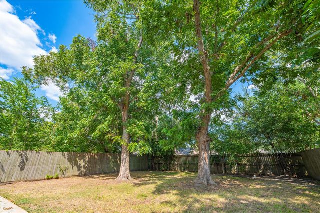 501 Bellmar Lane, Friendswood, TX 77546