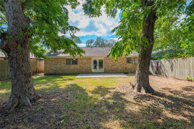 501 Bellmar Lane, Friendswood, TX 77546
