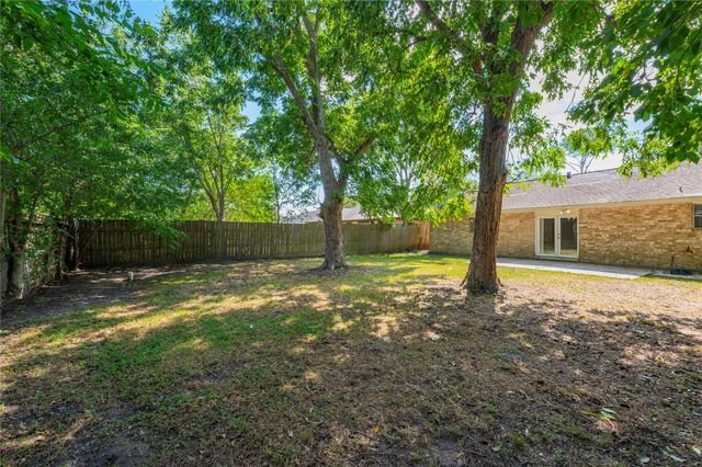501 Bellmar Lane, Friendswood, TX 77546