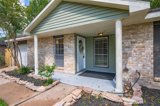 501 Bellmar Lane, Friendswood, TX 77546