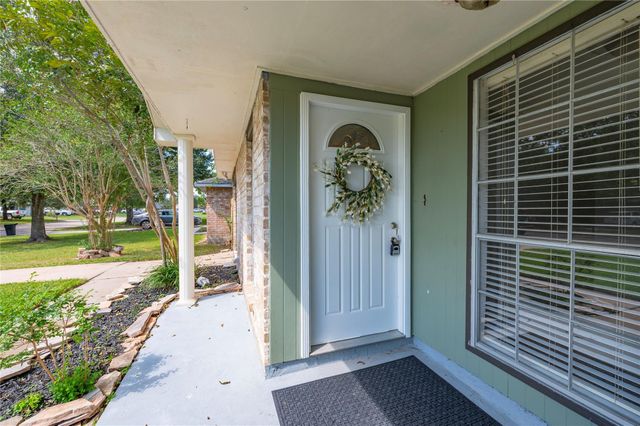 501 Bellmar Lane, Friendswood, TX 77546