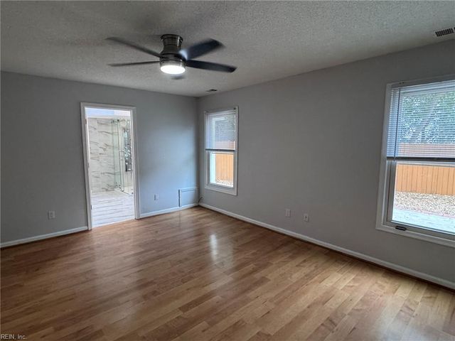 3024 Red Maple LN, Virginia Beach, VA 23452