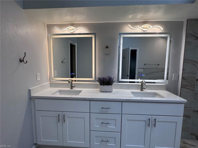 3024 Red Maple LN, Virginia Beach, VA 23452