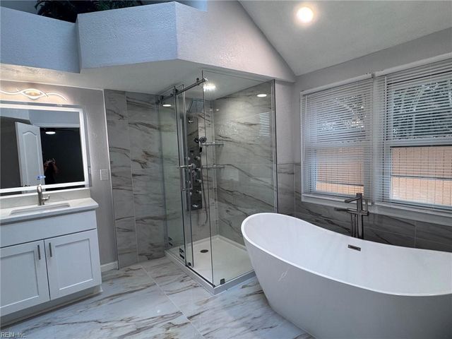 3024 Red Maple LN, Virginia Beach, VA 23452