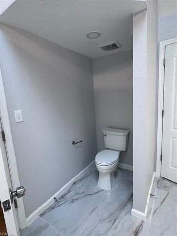 3024 Red Maple LN, Virginia Beach, VA 23452