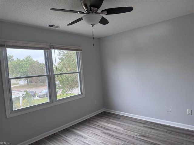 3024 Red Maple LN, Virginia Beach, VA 23452