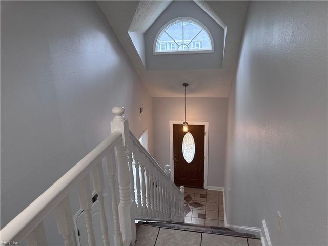 3024 Red Maple LN, Virginia Beach, VA 23452