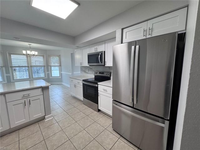 3024 Red Maple LN, Virginia Beach, VA 23452