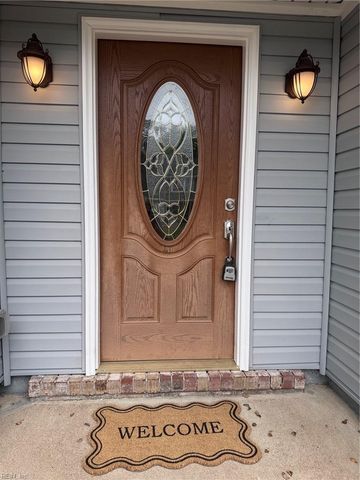 3024 Red Maple LN, Virginia Beach, VA 23452