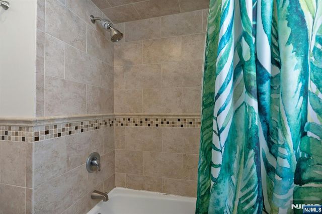 201 Oakdene Place D1, Cliffside Park, NJ 07010