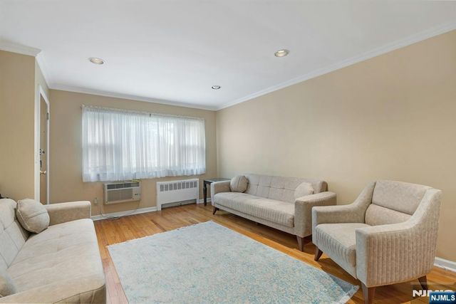 201 Oakdene Place D1, Cliffside Park, NJ 07010