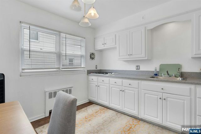 201 Oakdene Place D1, Cliffside Park, NJ 07010