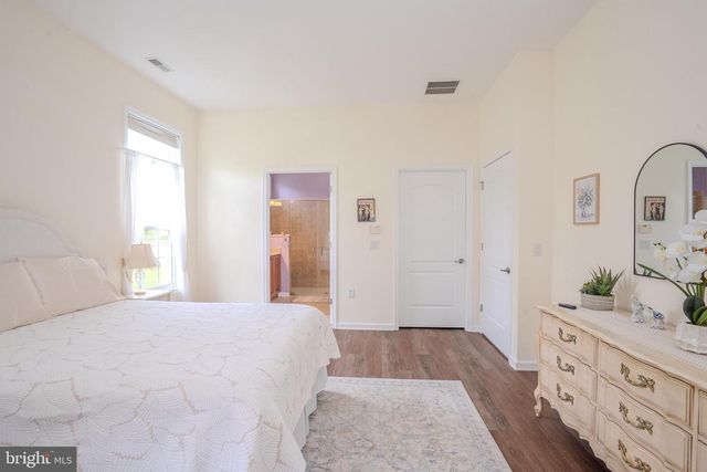 2 DIAMOND SPRING DR, Monroe Twp, NJ 08831