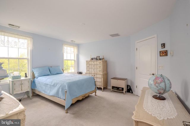 2 DIAMOND SPRING DR, Monroe Twp, NJ 08831